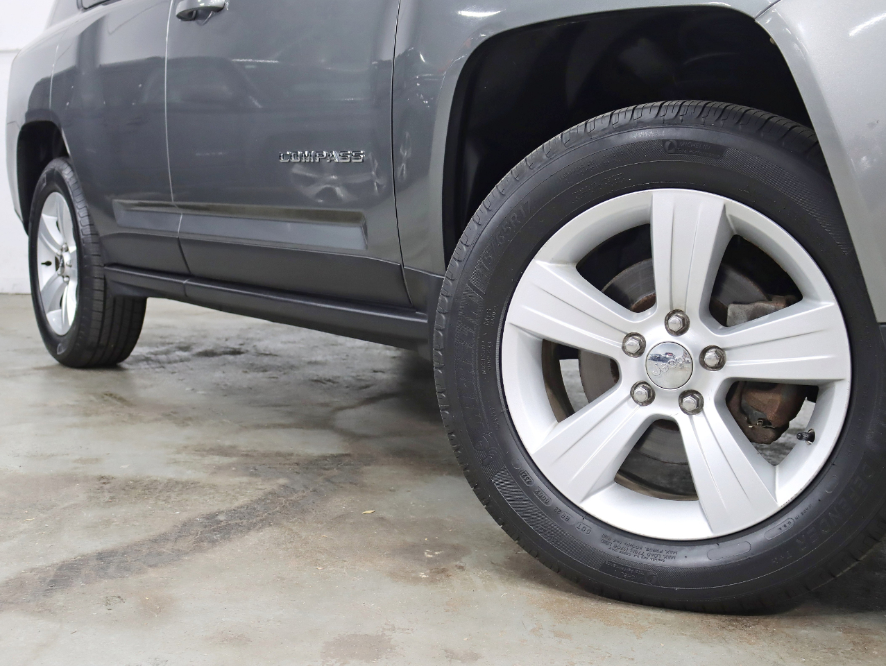 2014 Jeep Compass Sport photo 4