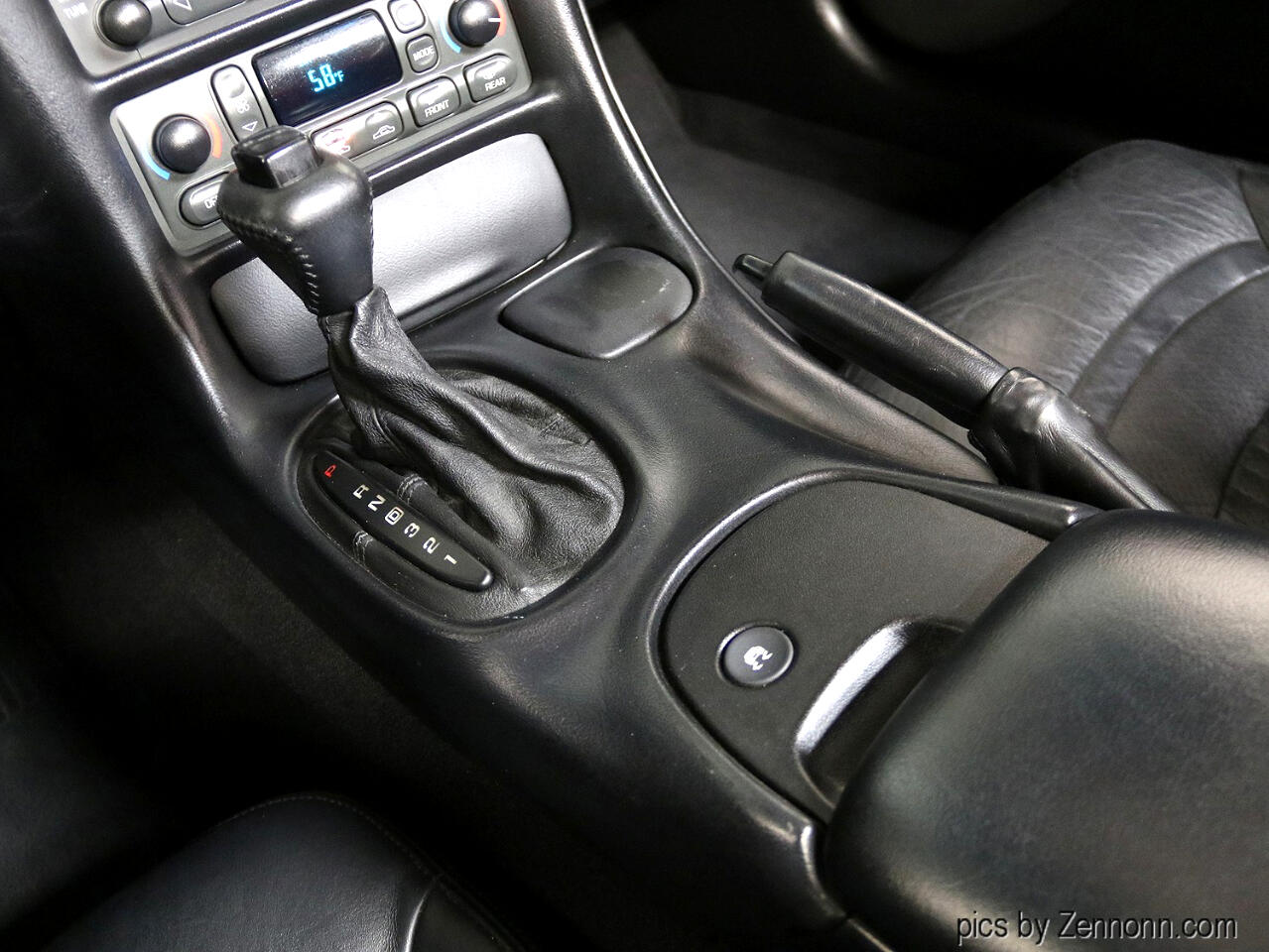 Chevrolet Corvette 2dr Convertible 1998 Chevrolet Corvette 2dr Convertible 1998