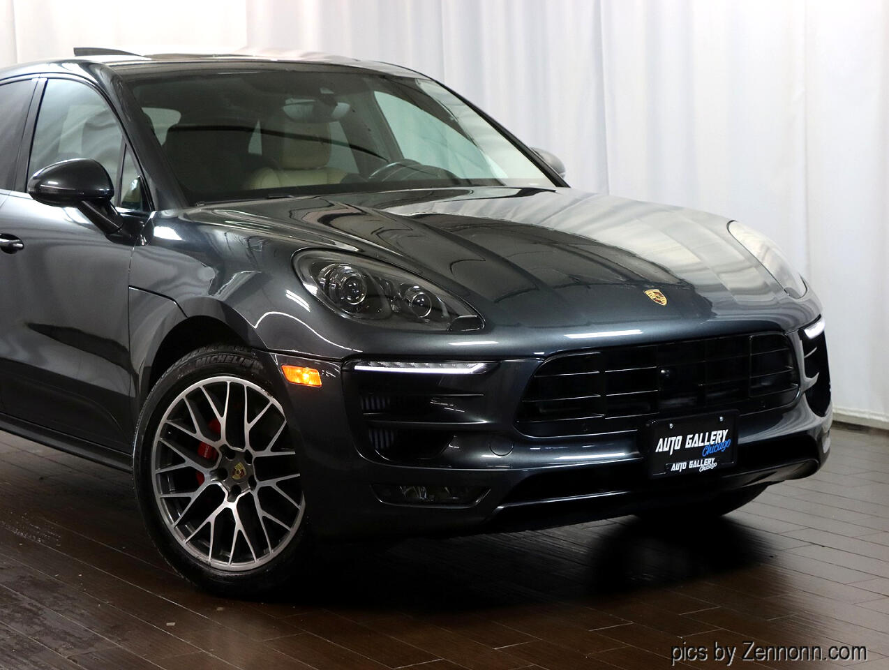 2017 Porsche Macan GTS photo 2