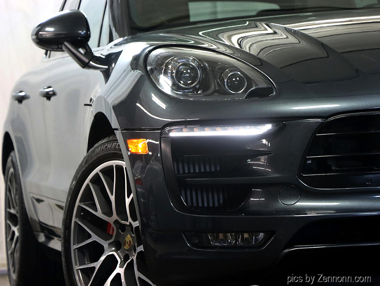 2017 Porsche Macan GTS photo 4