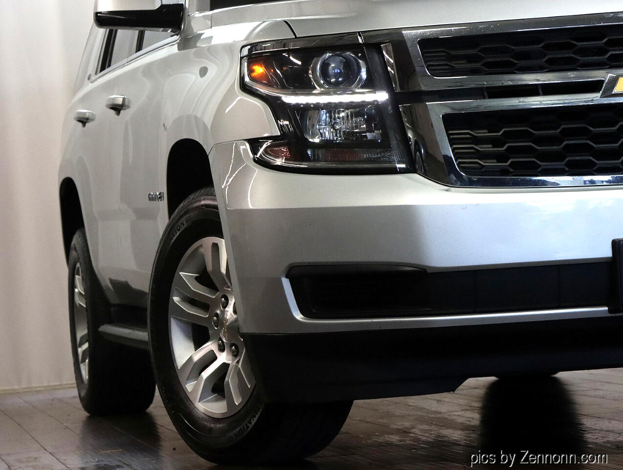 2017 Chevrolet Tahoe LT photo 4