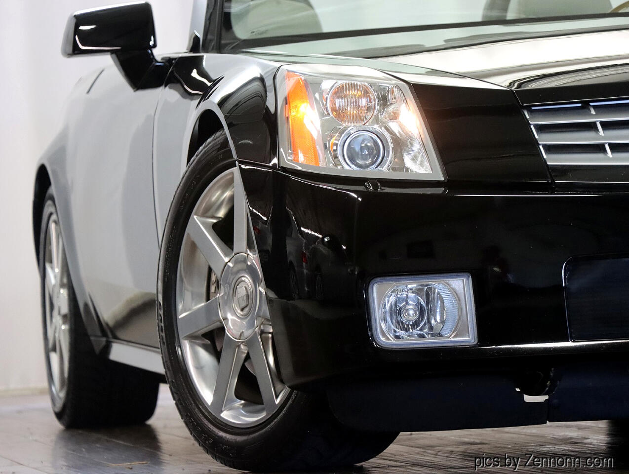 2004 Cadillac XLR photo 4
