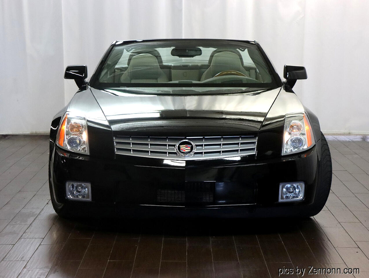 2004 Cadillac XLR photo 5