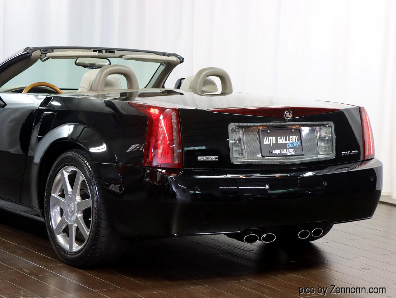 2004 Cadillac XLR photo 8