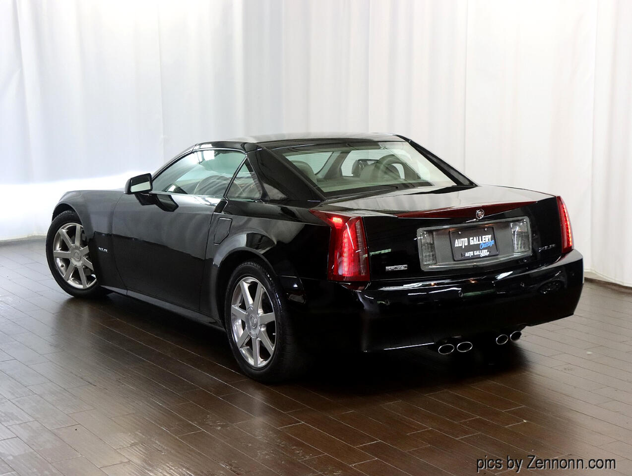 2004 Cadillac XLR photo 10