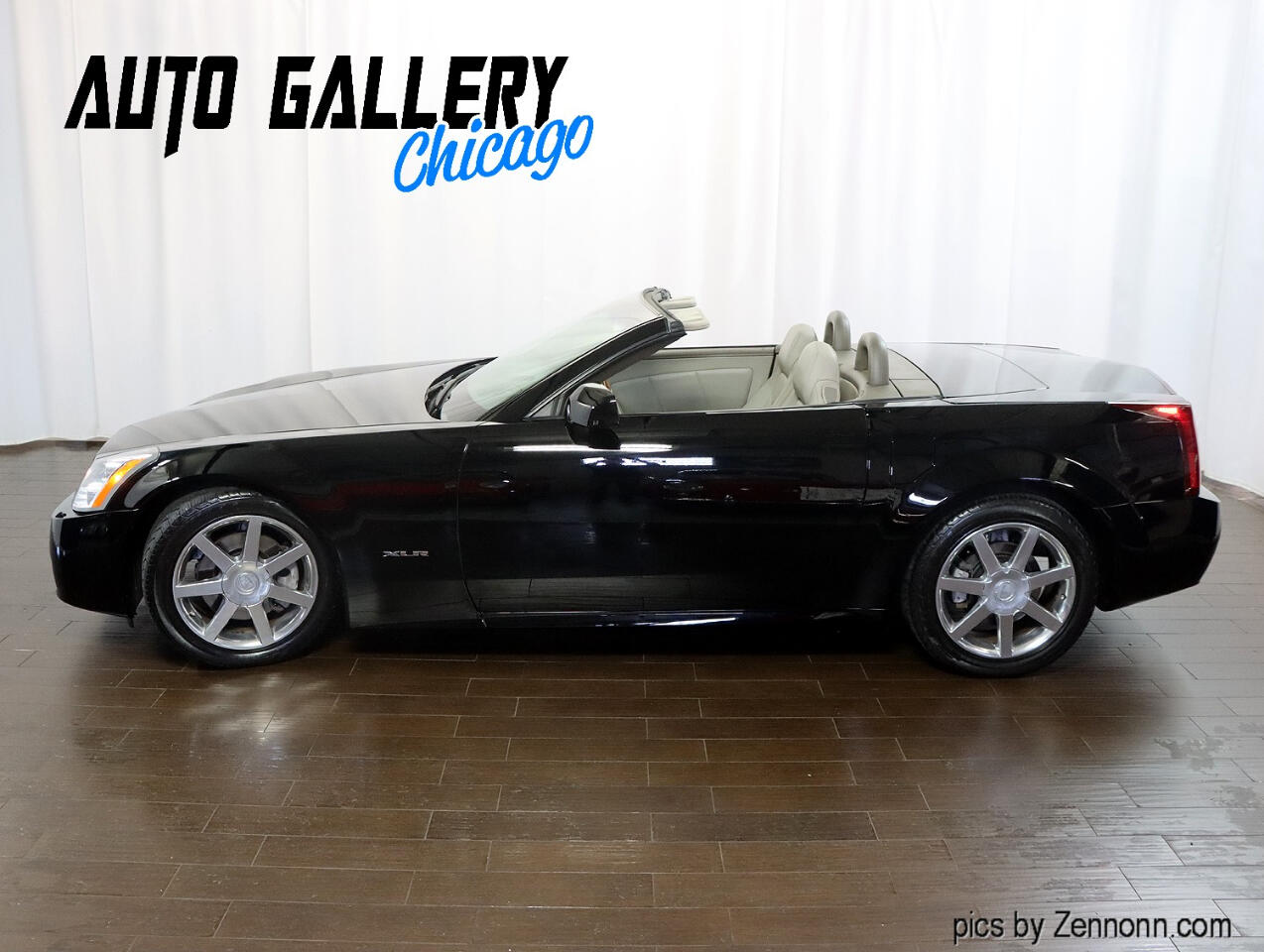 2004 Cadillac XLR photo 11