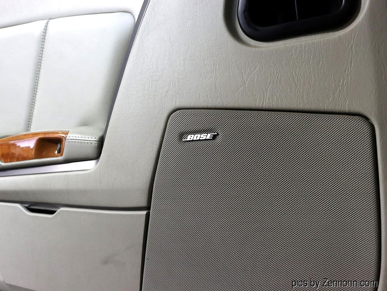 2004 Cadillac XLR photo 19