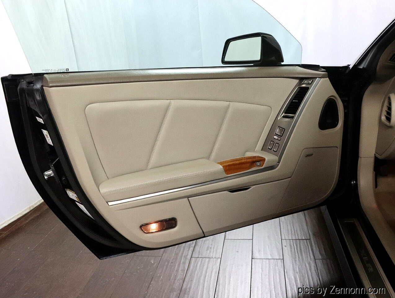 2004 Cadillac XLR photo 20