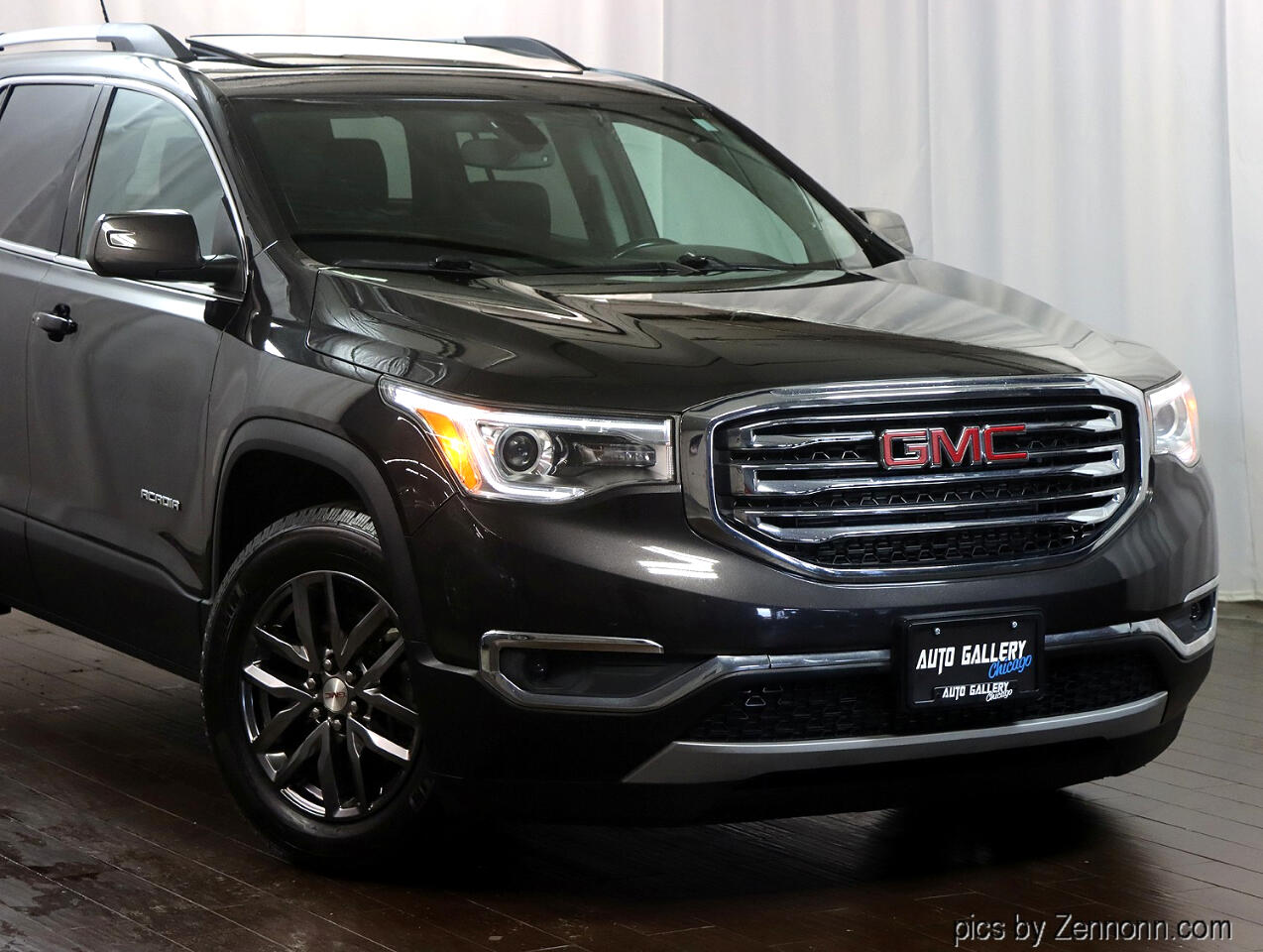 2017 Gmc Acadia SL photo 2