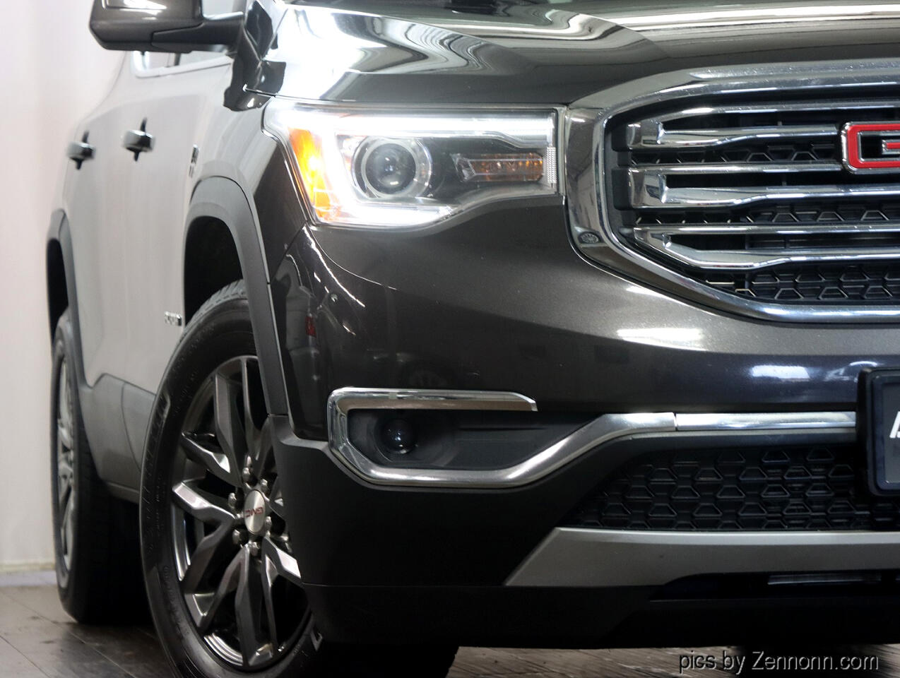 2017 Gmc Acadia SL photo 4
