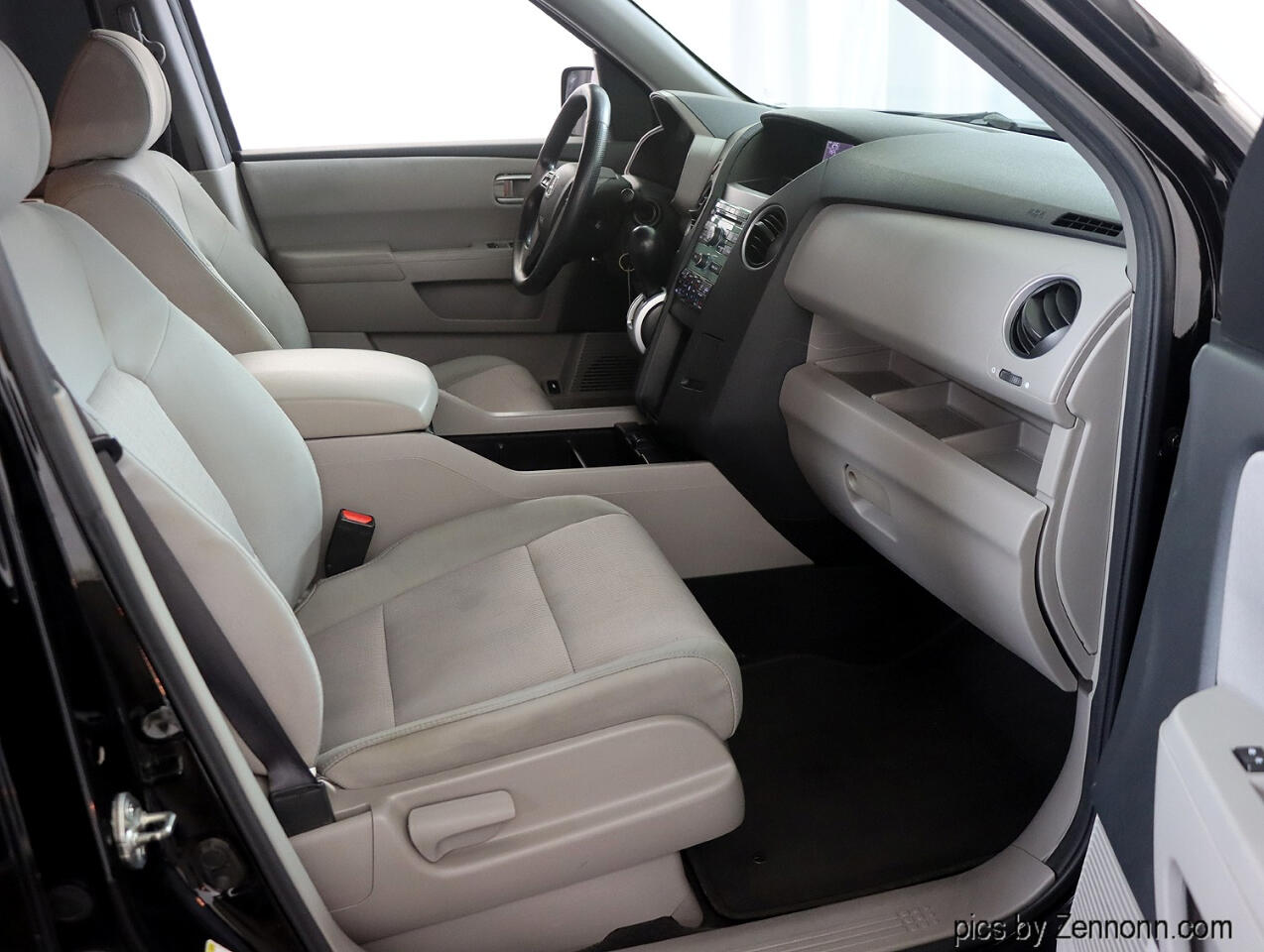 2011 Honda Pilot EX photo 29