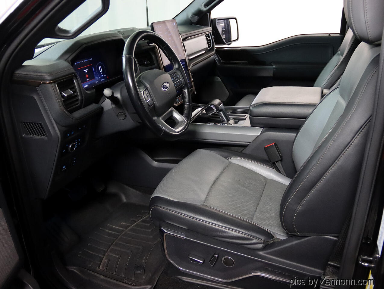 2022 Ford F-150 Lightning Platinum photo 7