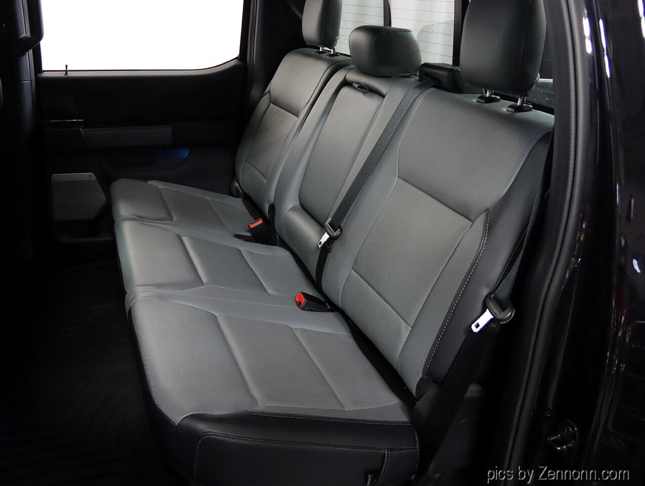 2022 Ford F-150 Lightning Platinum photo 8