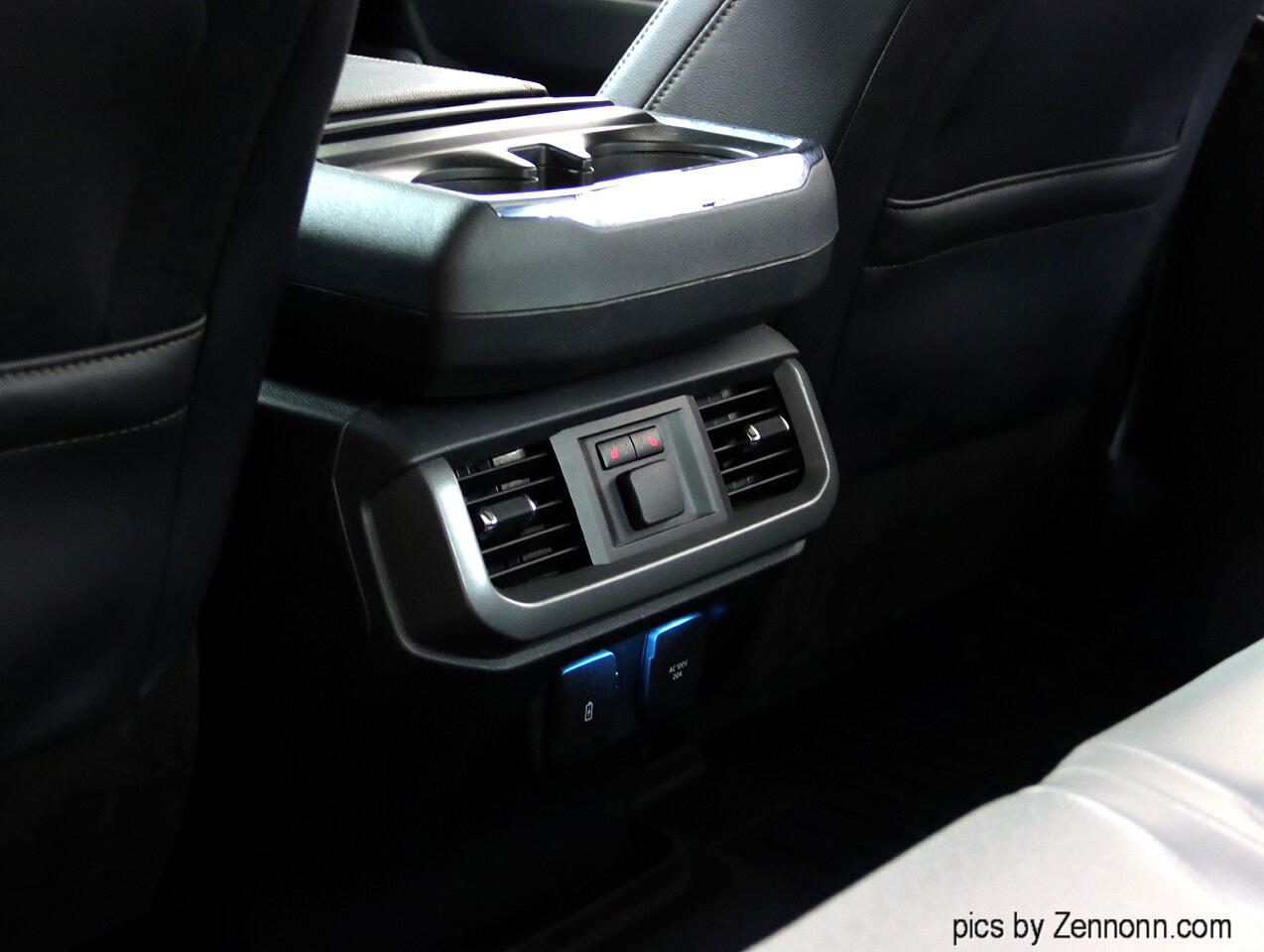 2022 Ford F-150 Lightning Platinum photo 10