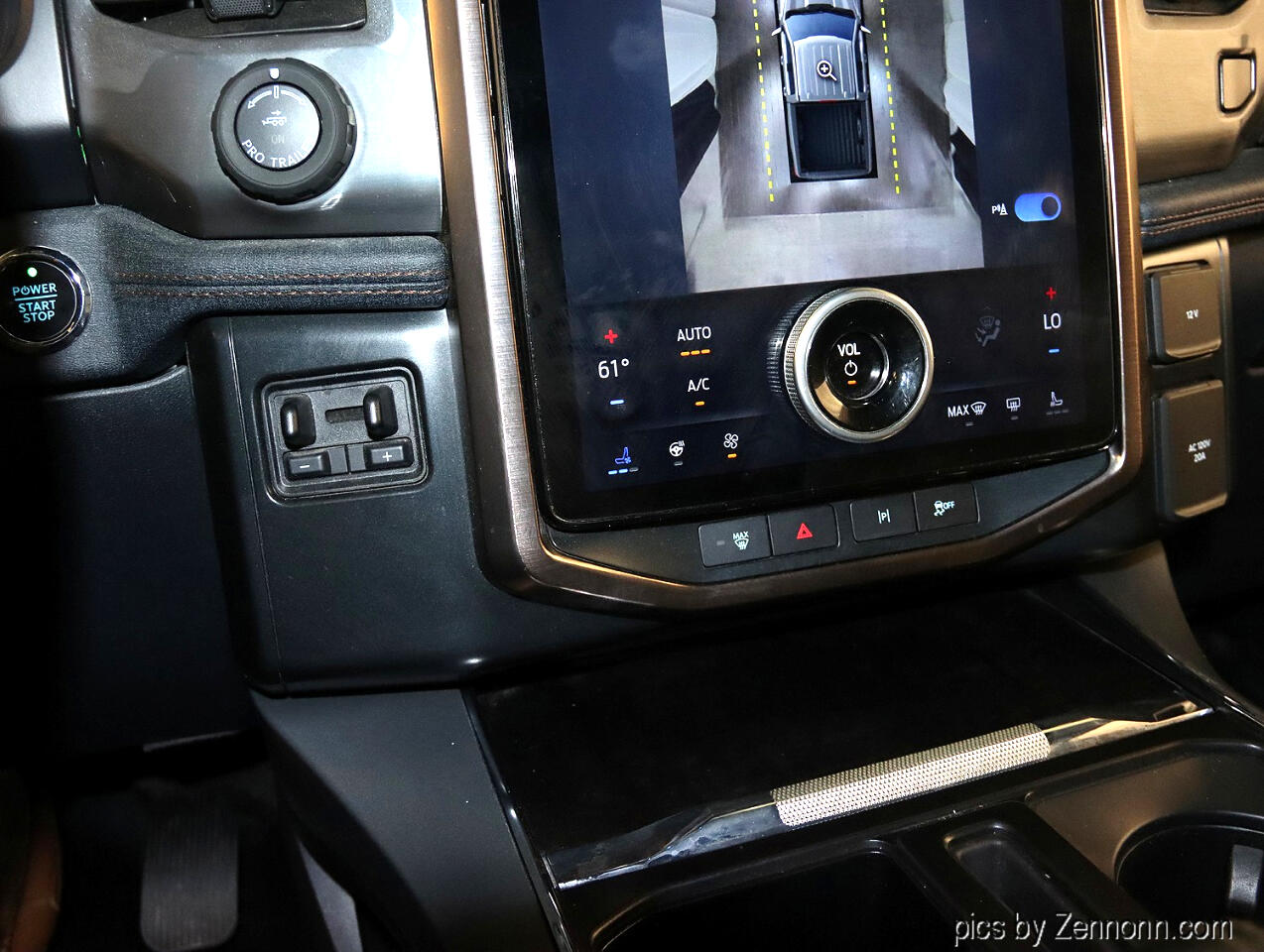 2022 Ford F-150 Lightning Platinum photo 19