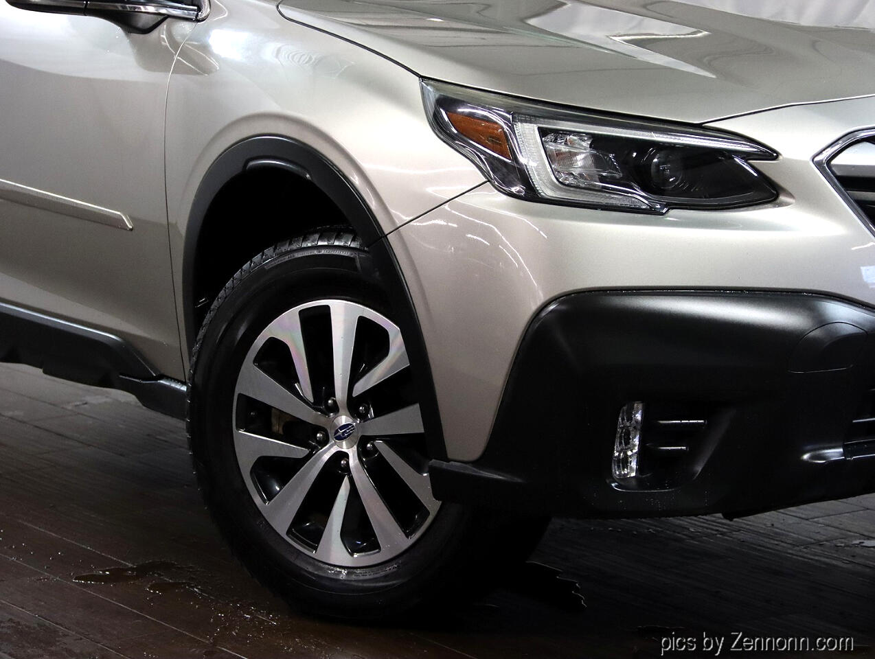 2020 Subaru Outback Premium photo 2