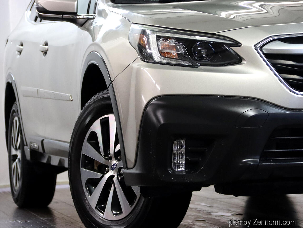 2020 Subaru Outback Premium photo 3