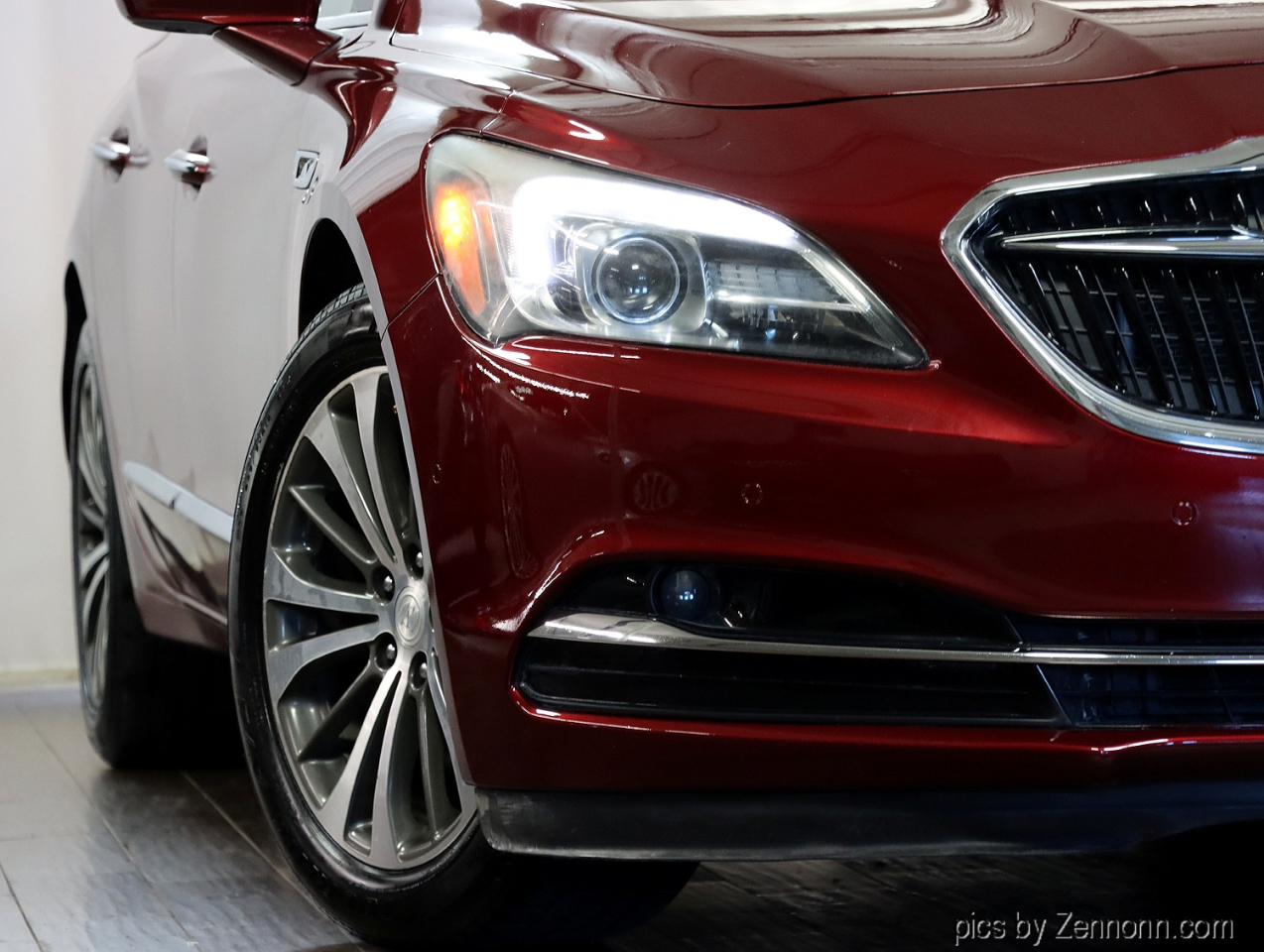 2017 Buick LaCrosse Premium photo 3