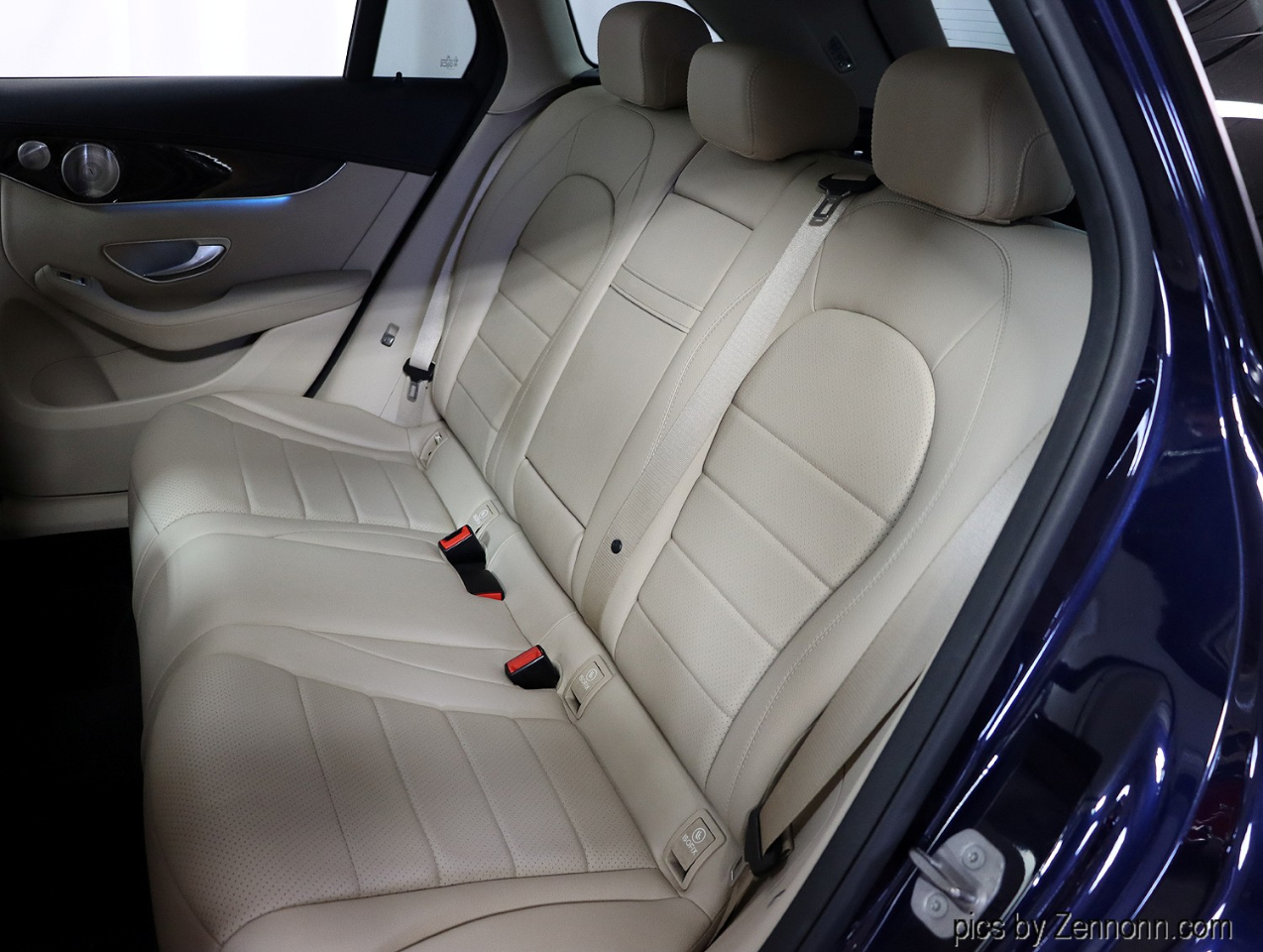 Mercedes-Benz GLC GLC 300 4MATIC SUV 2017 Mercedes-Benz GLC GLC 300 4MATIC SUV 2017