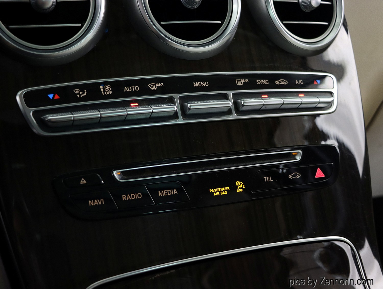 Mercedes-Benz GLC GLC 300 4MATIC SUV 2017 Mercedes-Benz GLC GLC 300 4MATIC SUV 2017