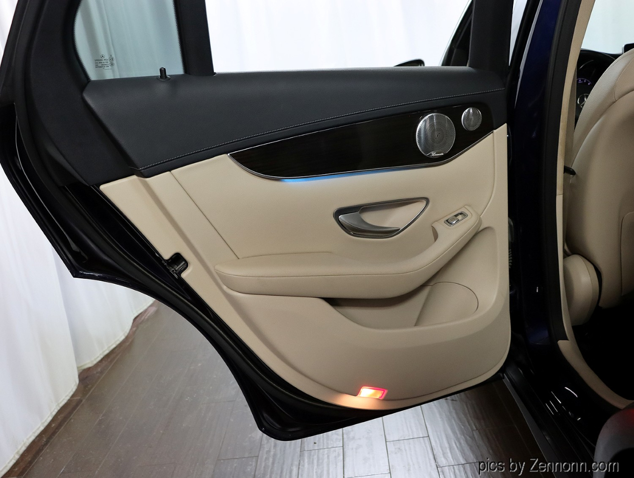 Mercedes-Benz GLC GLC 300 4MATIC SUV 2017 Mercedes-Benz GLC GLC 300 4MATIC SUV 2017