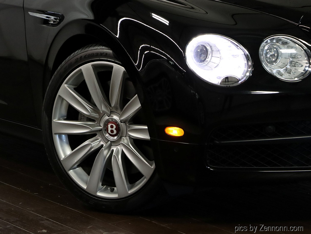 2018 Bentley Flying Spur V8 photo 2