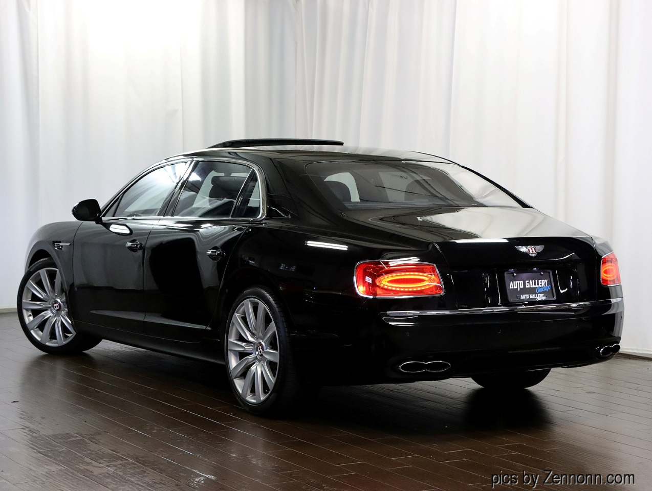 2018 Bentley Flying Spur V8 photo 9