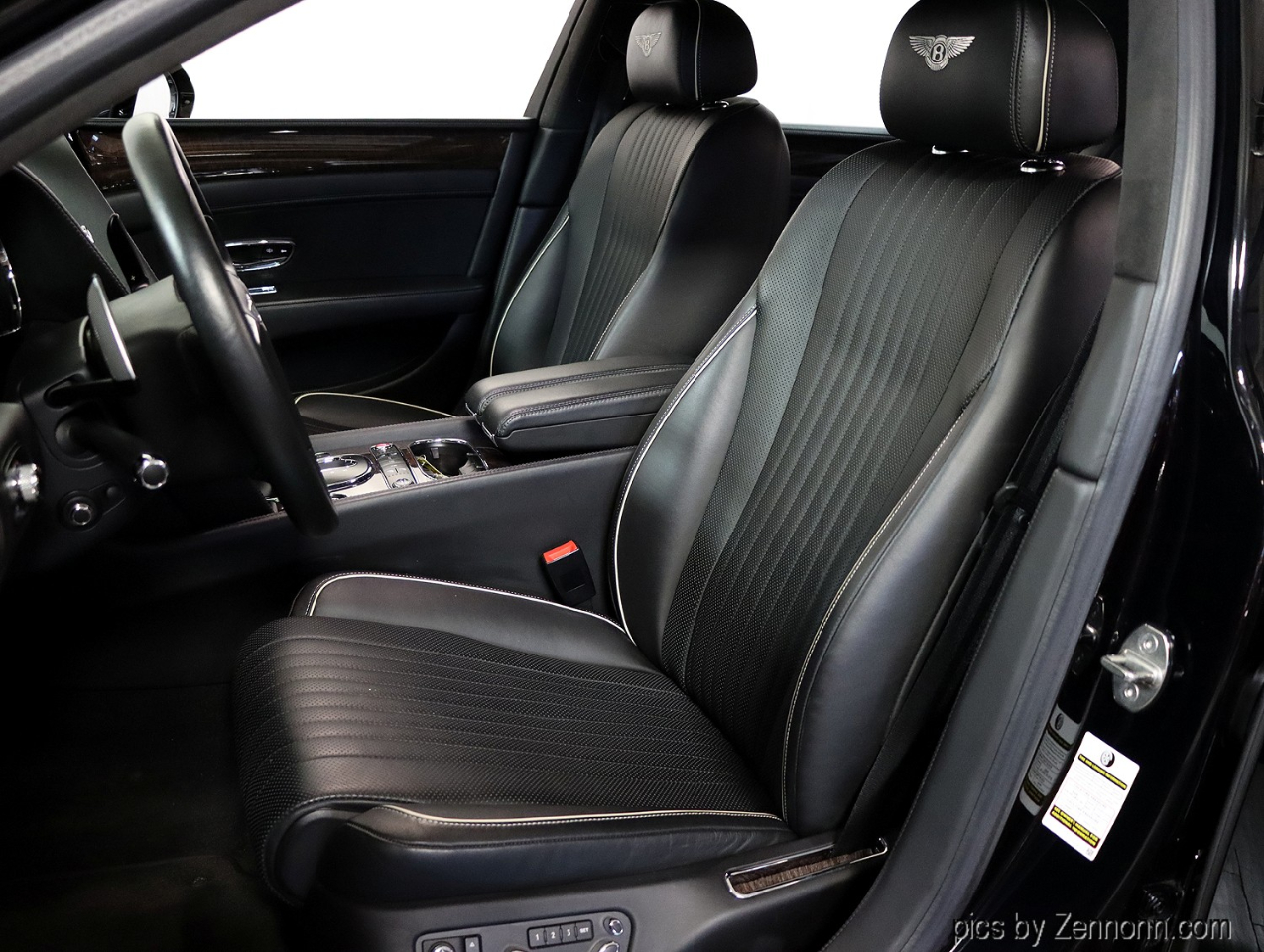 2018 Bentley Flying Spur V8 photo 11