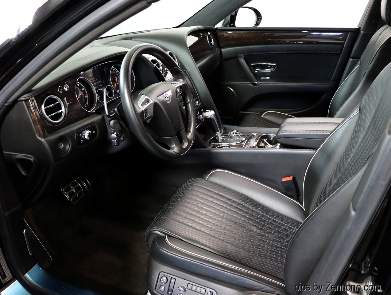 2018 Bentley Flying Spur V8 photo 12