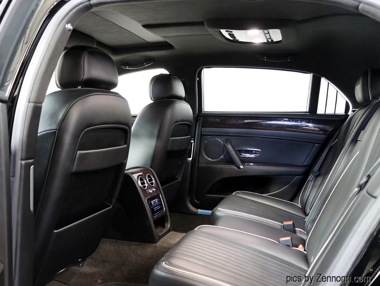 2018 Bentley Flying Spur V8 photo 14