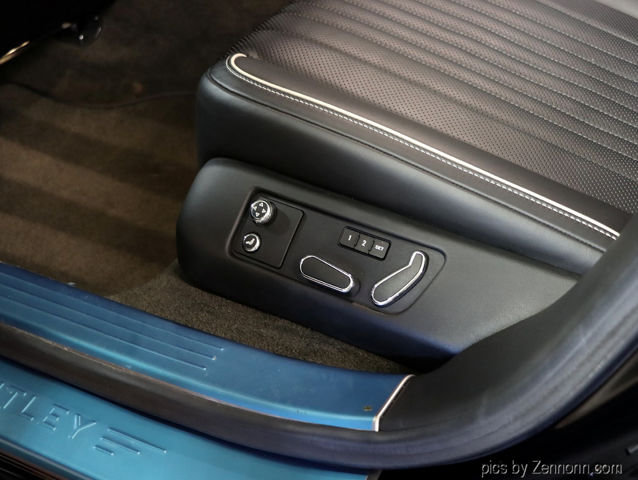 2018 Bentley Flying Spur V8 photo 15