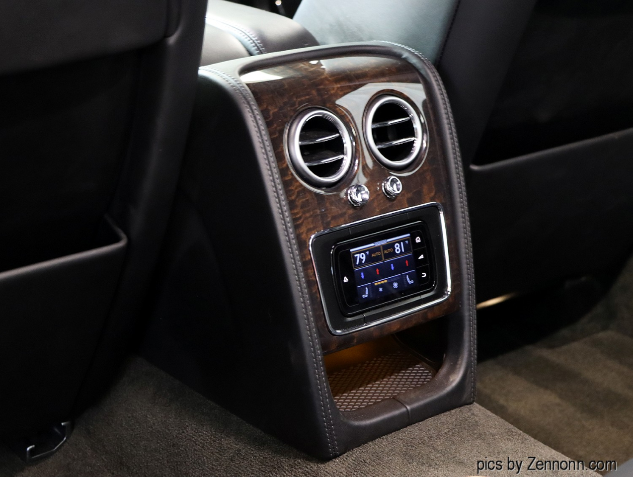2018 Bentley Flying Spur V8 photo 16