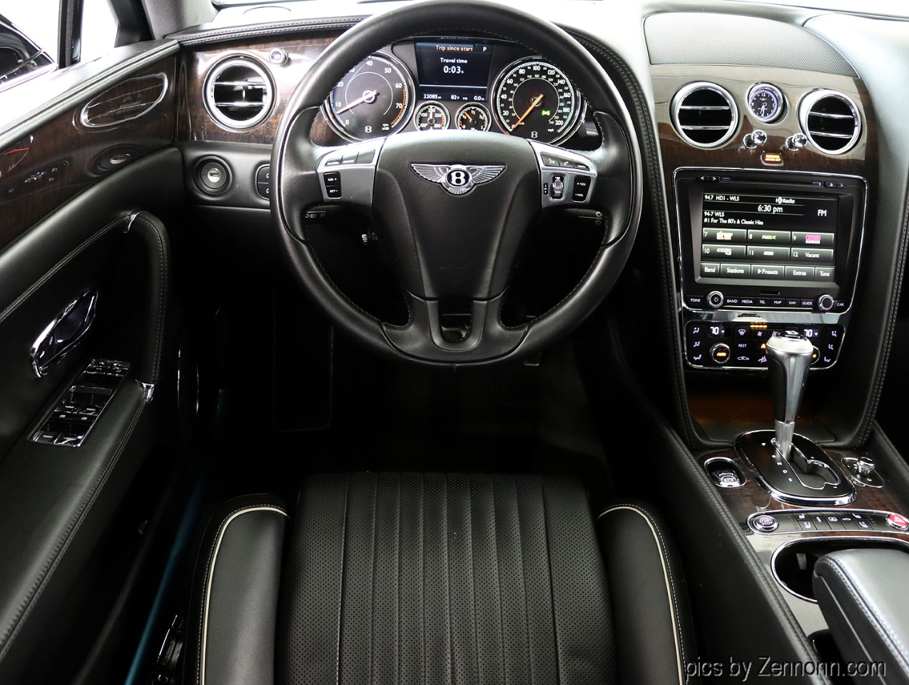 2018 Bentley Flying Spur V8 photo 17
