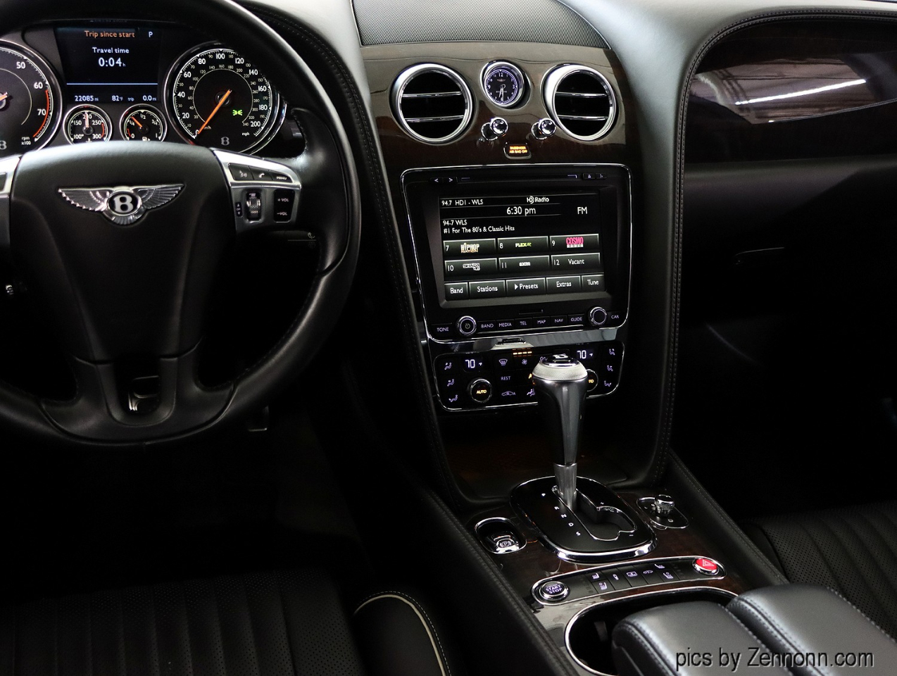 2018 Bentley Flying Spur V8 photo 18