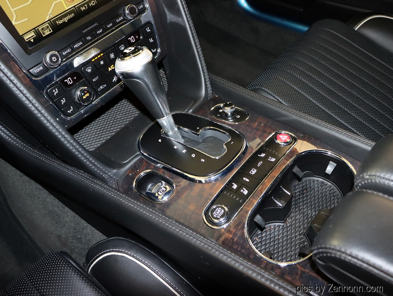 2018 Bentley Flying Spur V8 photo 25