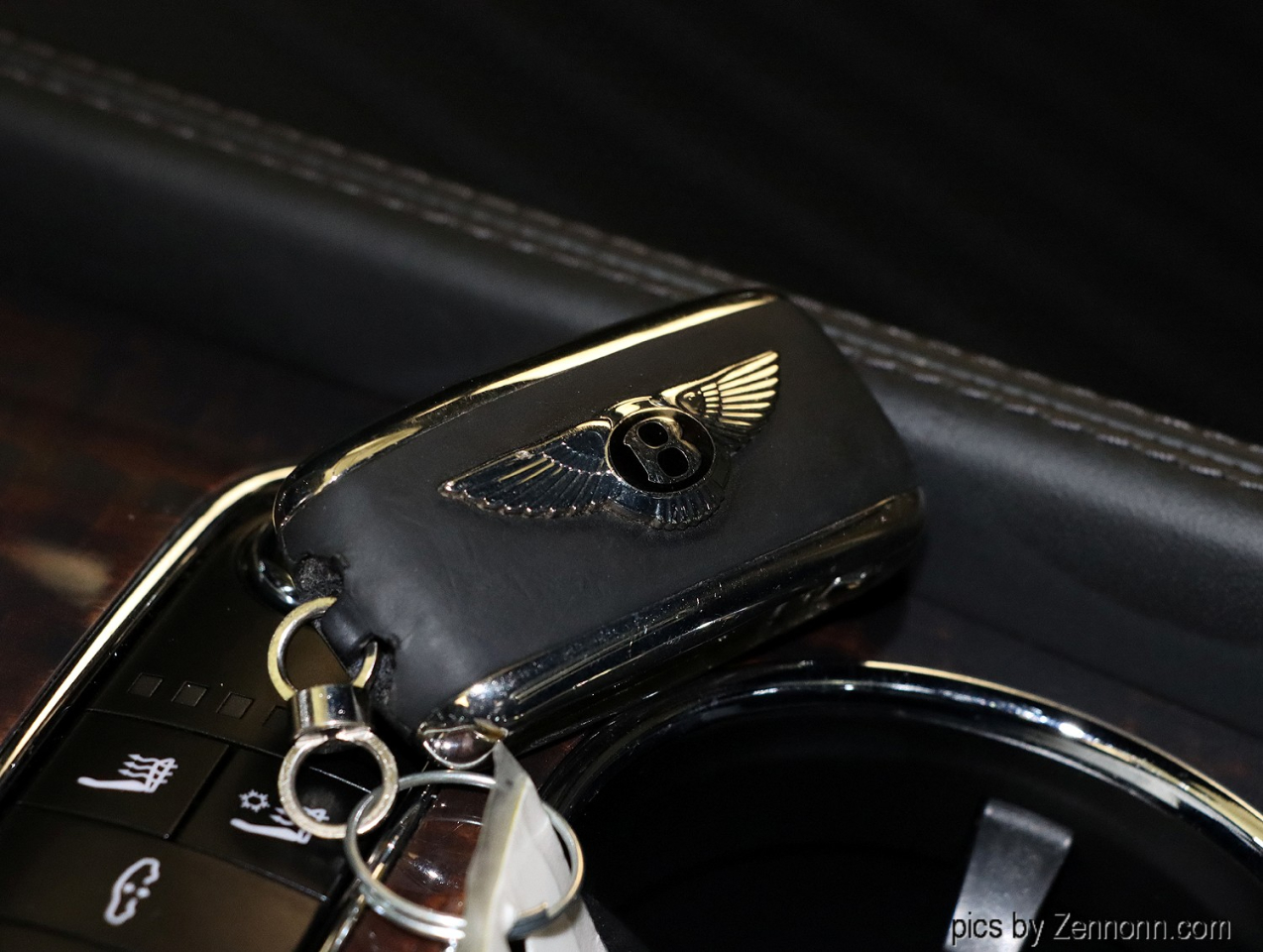 Bentley Flying Spur V8 Sedan 2018 Bentley Flying Spur V8 Sedan 2018