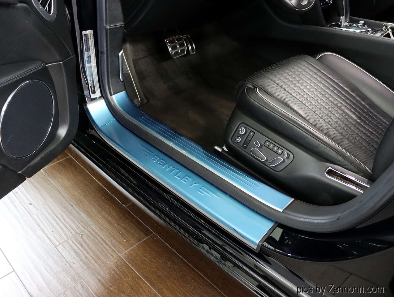 2018 Bentley Flying Spur V8 photo 27