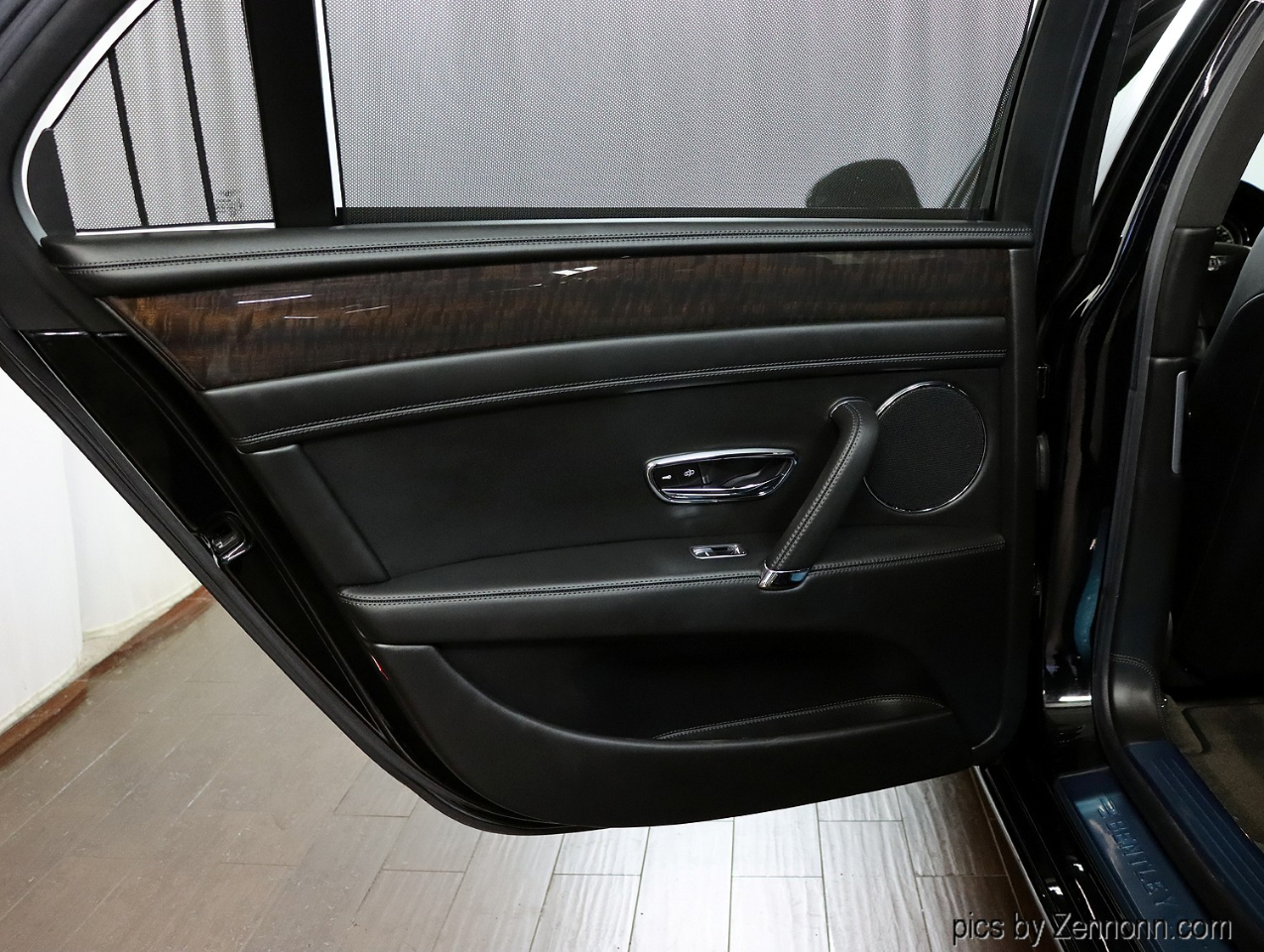 2018 Bentley Flying Spur V8 photo 29
