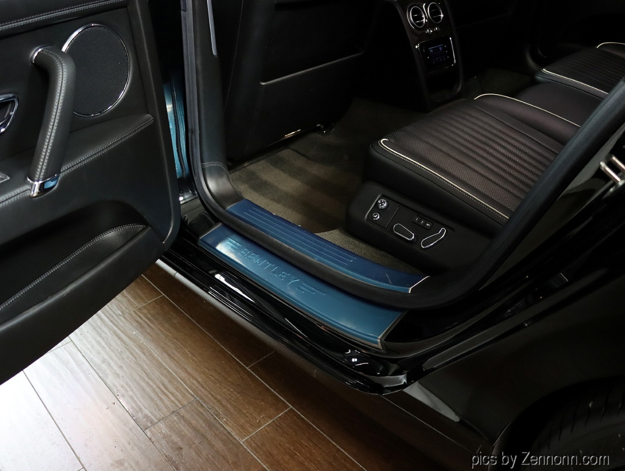 2018 Bentley Flying Spur V8 photo 30