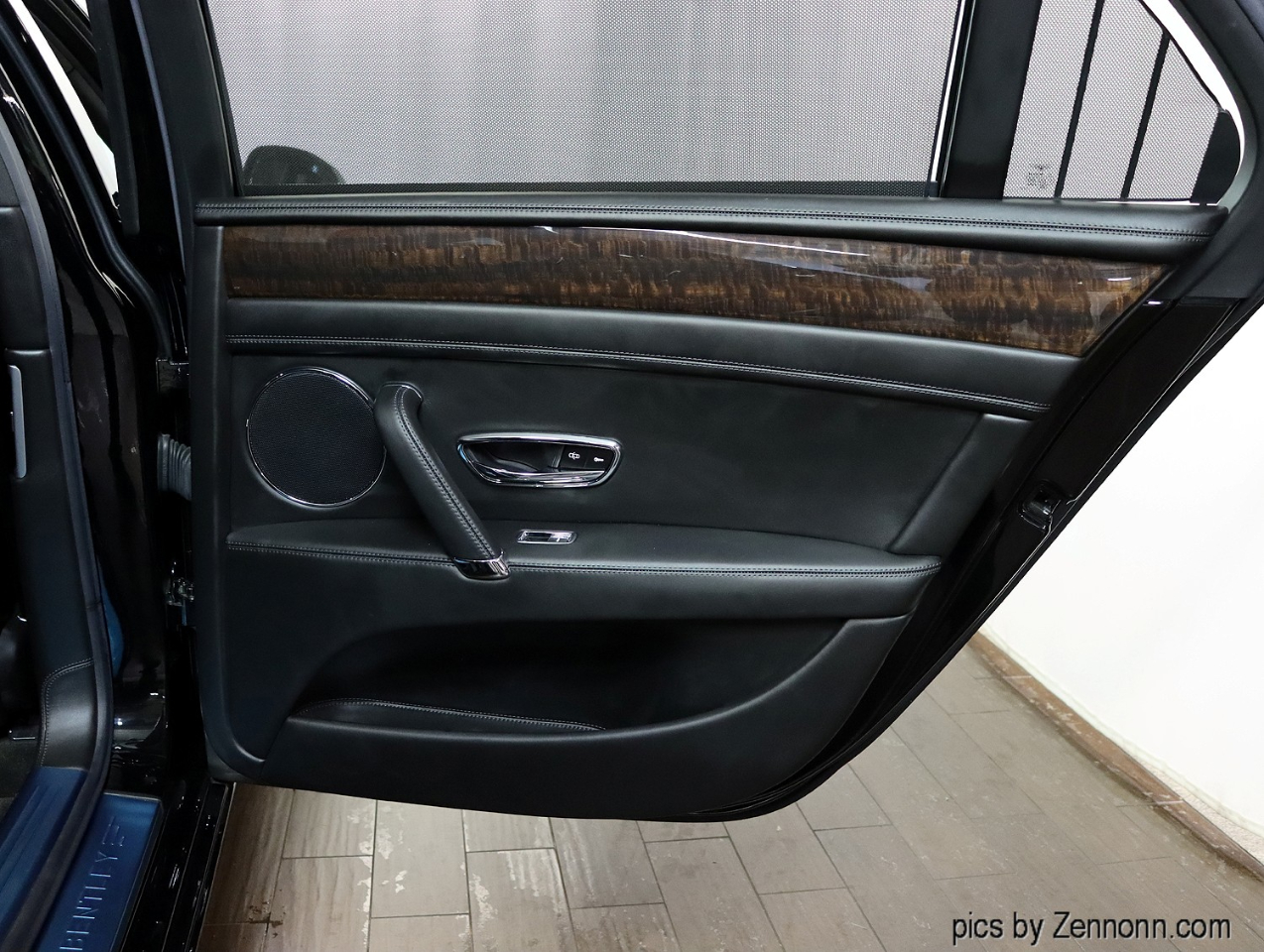 Bentley Flying Spur V8 Sedan 2018 Bentley Flying Spur V8 Sedan 2018