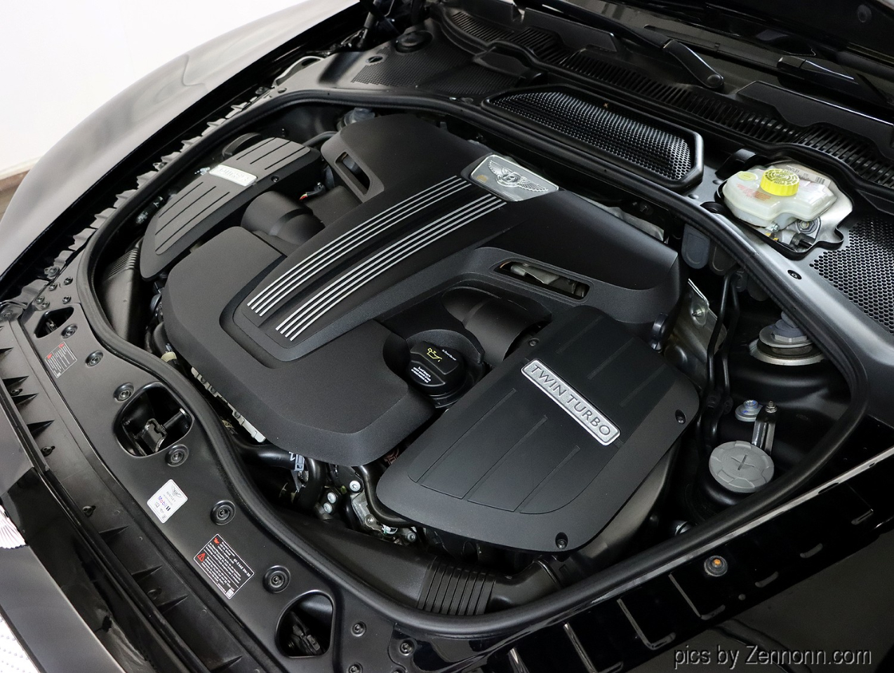 2018 Bentley Flying Spur V8 photo 38