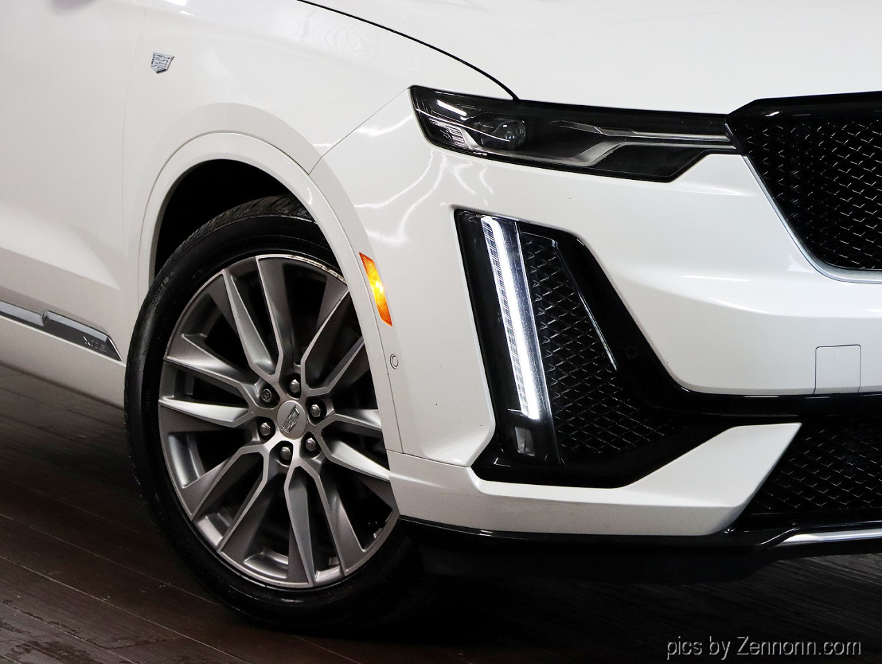 2020 Cadillac XT6 Sport photo 2