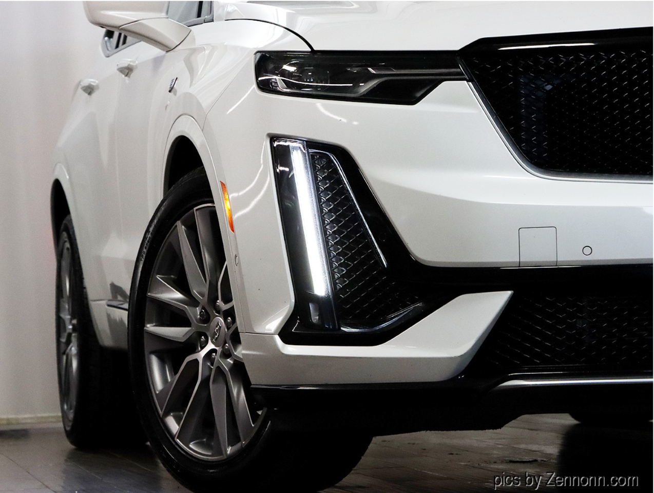 2020 Cadillac XT6 Sport photo 3
