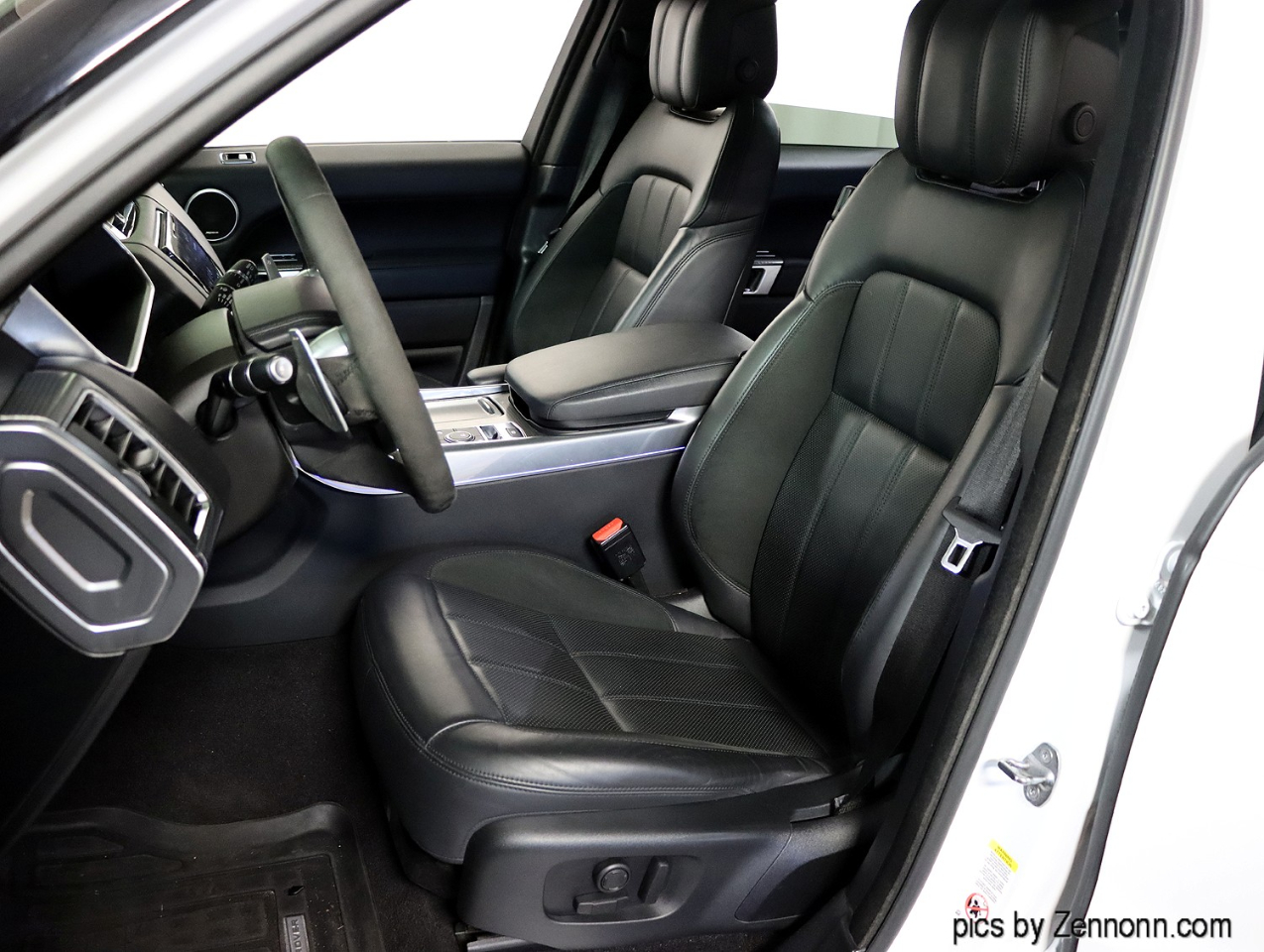 2021 Land Rover Range Rover Sport HSE Westminster Edition photo 7