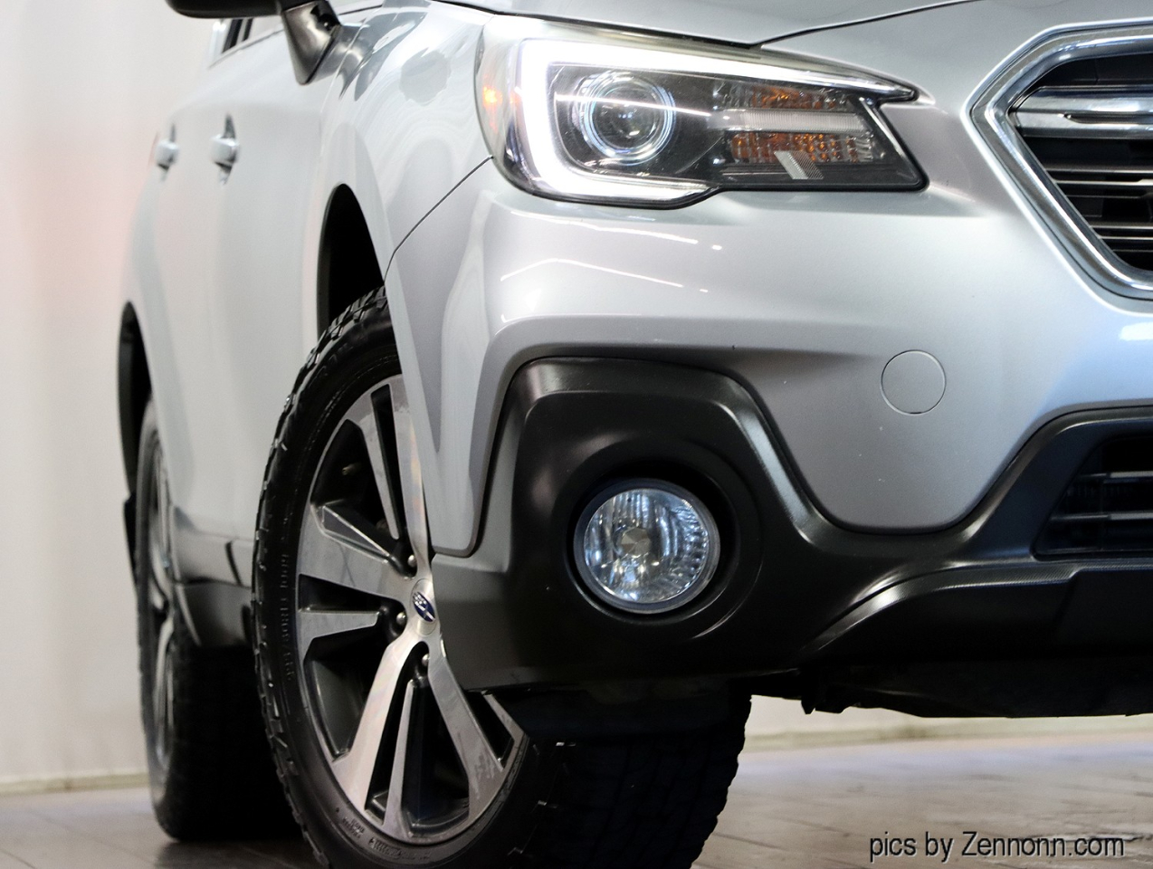 2019 Subaru Outback Limited photo 3