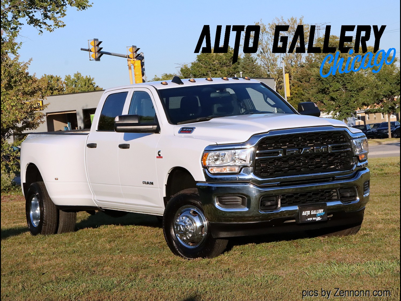 2022 RAM 3500 Tradesman 4x4 Crew Cab 8' Box