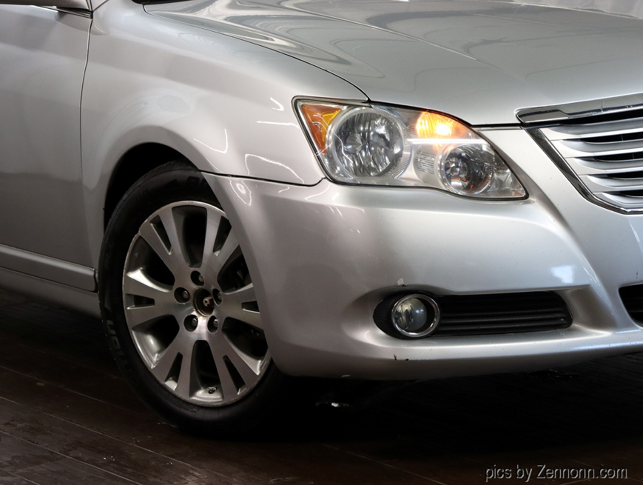 2008 Toyota Avalon Touring photo 2