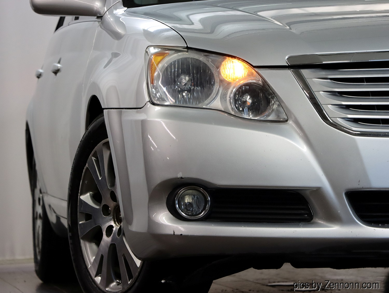 2008 Toyota Avalon Touring photo 3