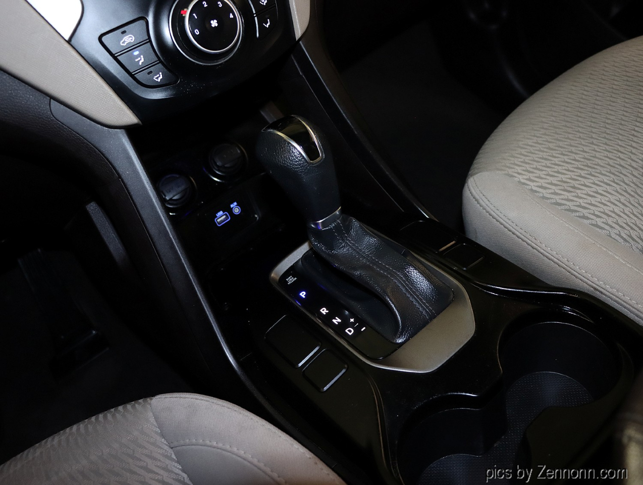 Hyundai Santa Fe Sport 2.4L Auto AWD 2017 Hyundai Santa Fe Sport 2.4L Auto AWD 2017