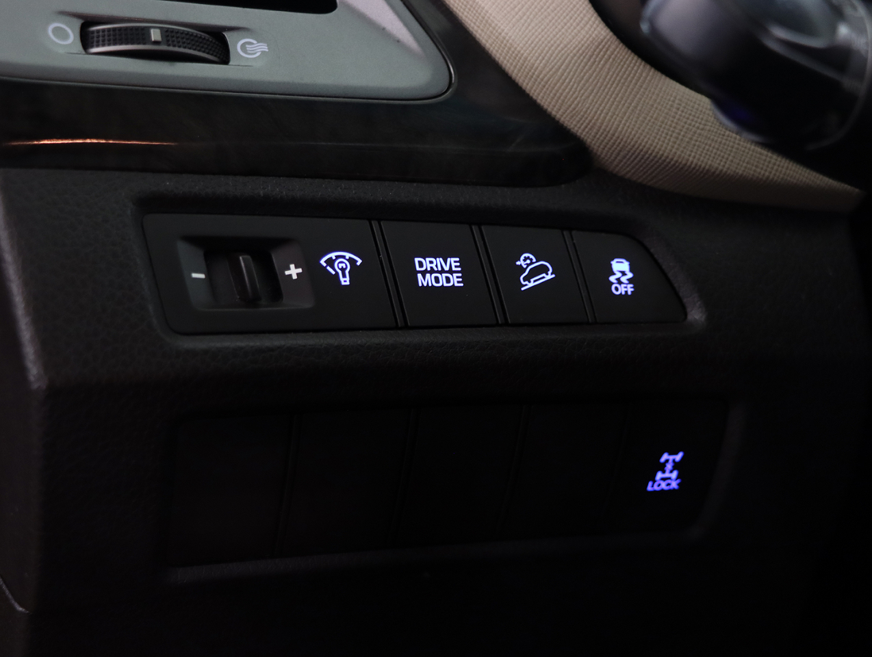 Hyundai Santa Fe Sport 2.4L Auto AWD 2017 Hyundai Santa Fe Sport 2.4L Auto AWD 2017